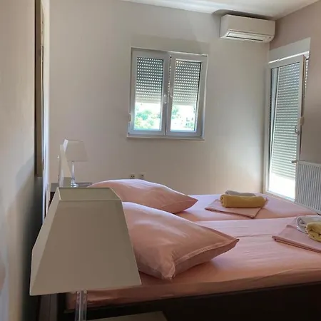 Luxury Lovre Gæstehus